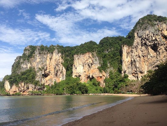 Tonsai Beach