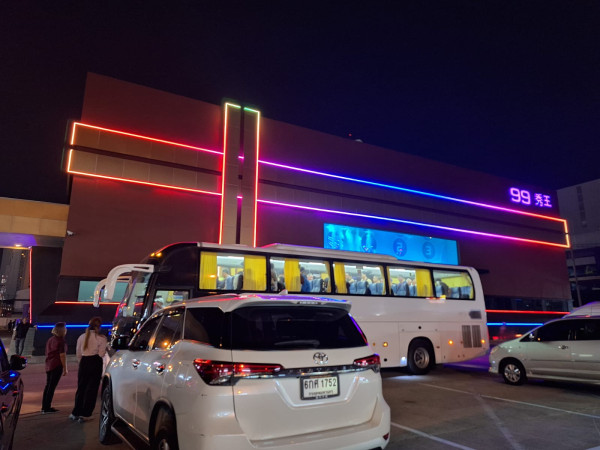 99 Show Big Eye Show Pattaya For Adults Ticket