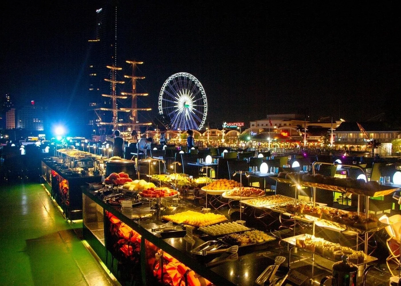 Luxury buffet dinner on the Royal Princess Cruise, Bangkok