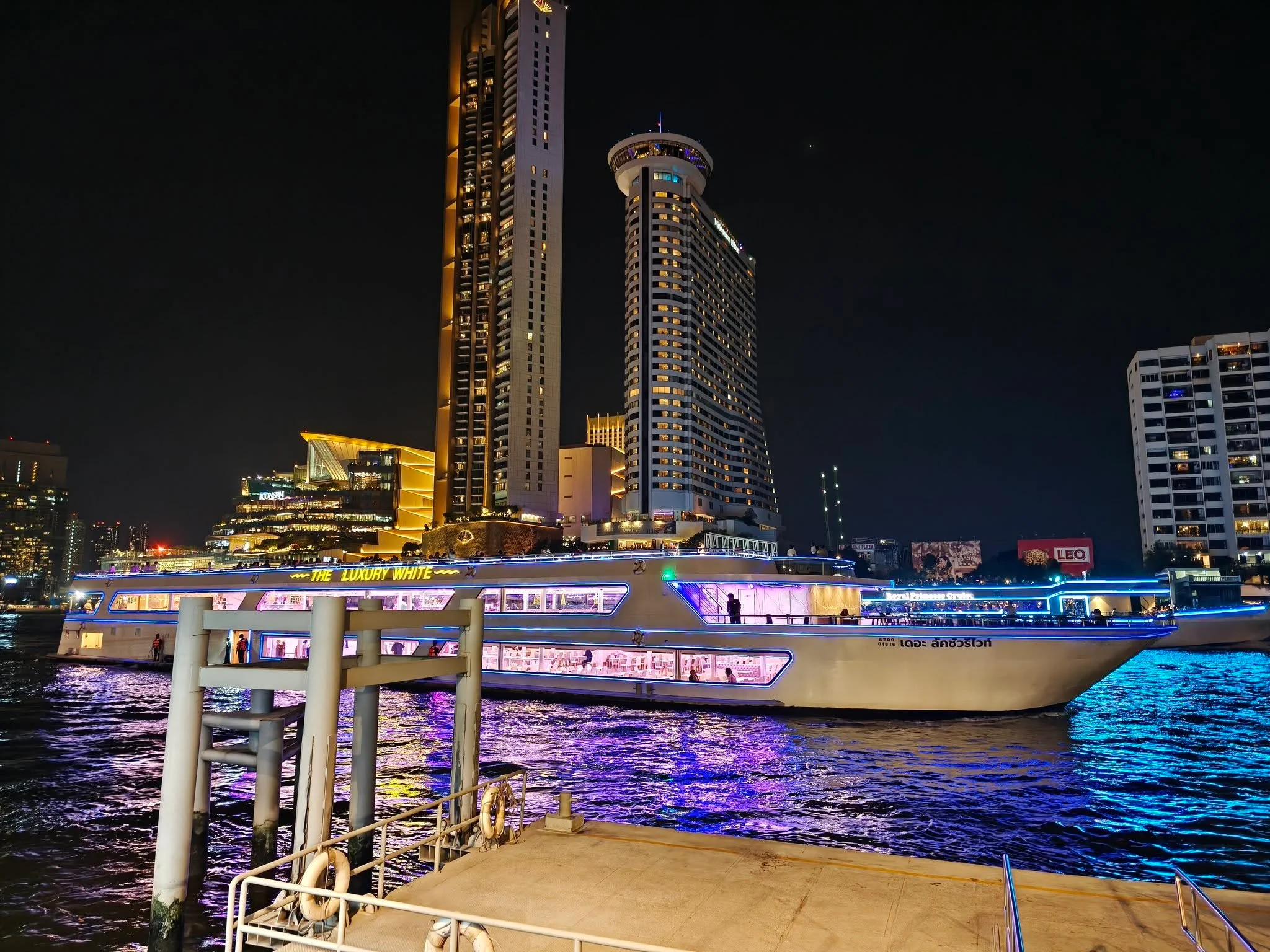Luxury dinner cruise Iconsiam Bangkok